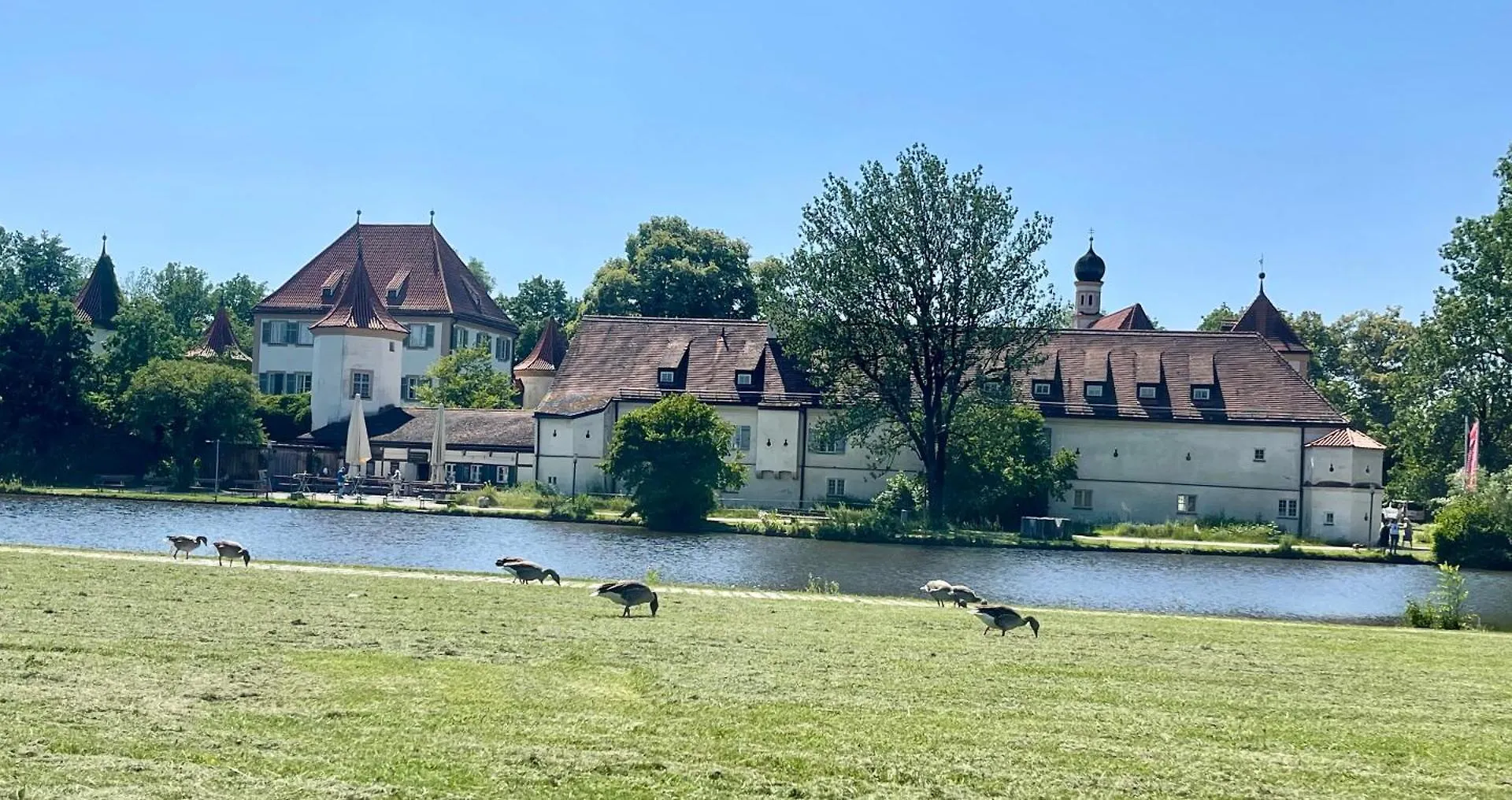 Erdgeschosswohnung Neben Schloss Blutenburg Mit Privatem Garten München Apartment